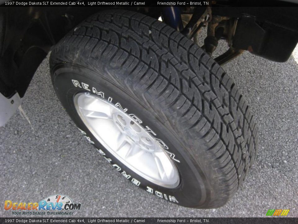 1997 Dodge Dakota SLT Extended Cab 4x4 Light Driftwood Metallic / Camel Photo #10