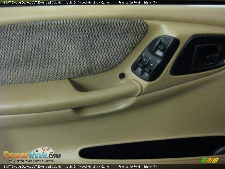 1997 Dodge Dakota SLT Extended Cab 4x4 Light Driftwood Metallic / Camel Photo #16