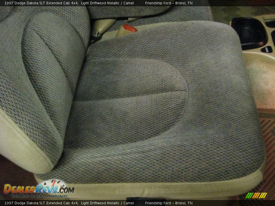 1997 Dodge Dakota SLT Extended Cab 4x4 Light Driftwood Metallic / Camel Photo #18
