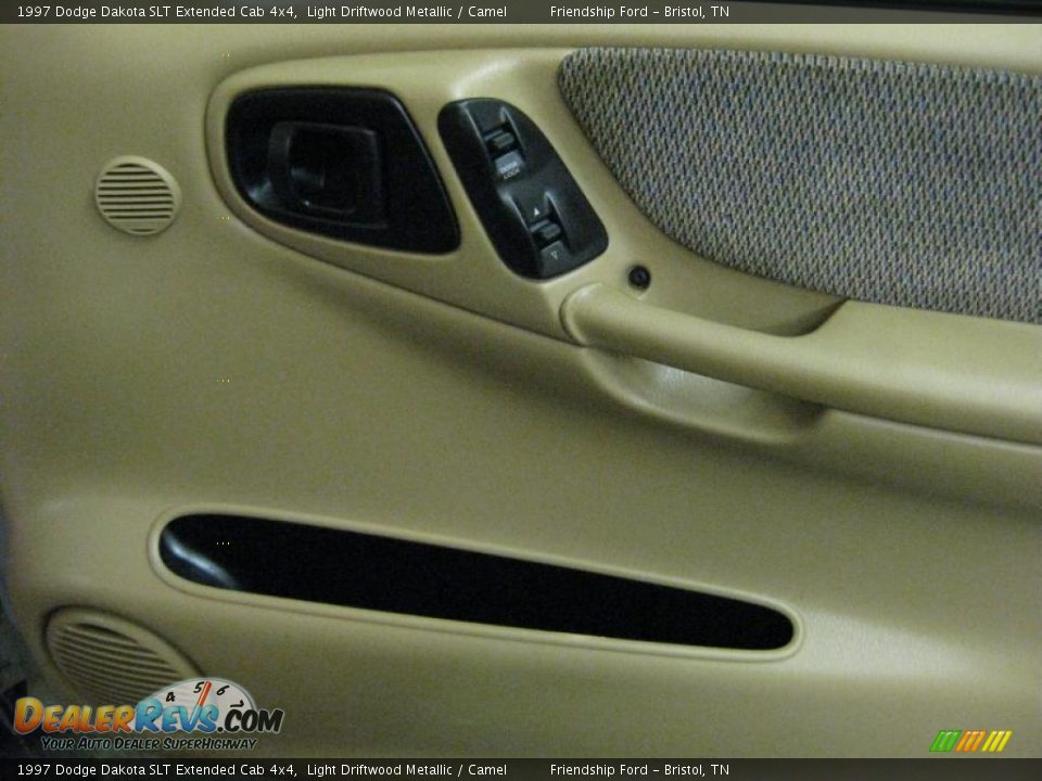 1997 Dodge Dakota SLT Extended Cab 4x4 Light Driftwood Metallic / Camel Photo #19