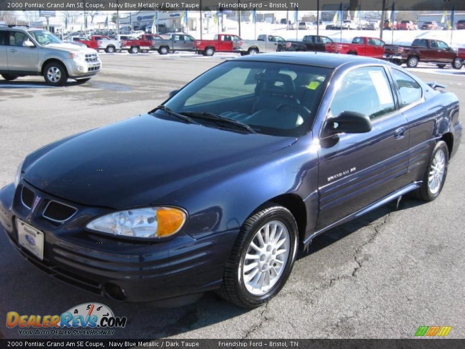 Front 3/4 View of 2000 Pontiac Grand Am SE Coupe Photo #2