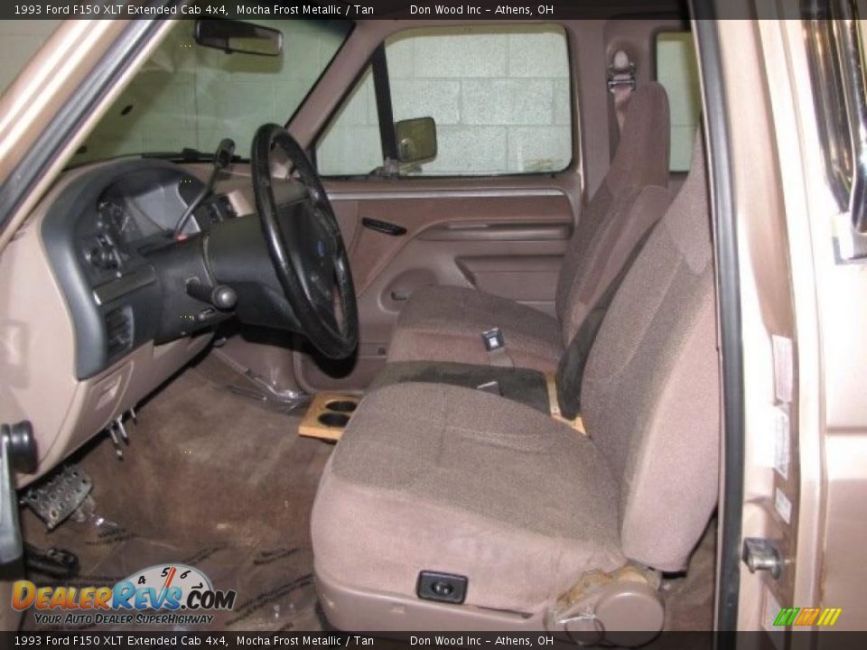Tan Interior - 1993 Ford F150 XLT Extended Cab 4x4 Photo #7