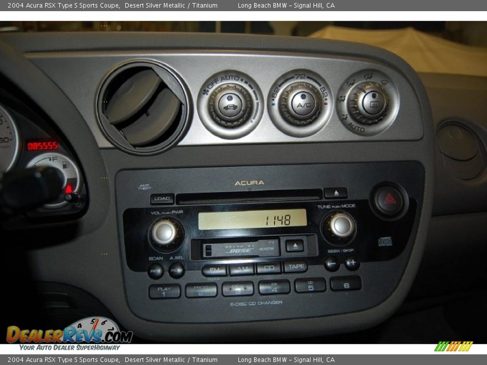 Controls of 2004 Acura RSX Type S Sports Coupe Photo #26