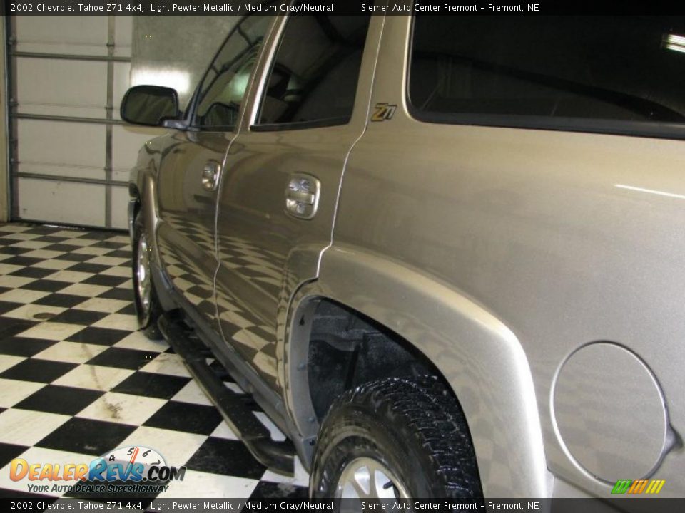 2002 Chevrolet Tahoe Z71 4x4 Light Pewter Metallic / Medium Gray/Neutral Photo #3