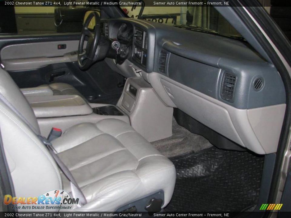 2002 Chevrolet Tahoe Z71 4x4 Light Pewter Metallic / Medium Gray/Neutral Photo #10