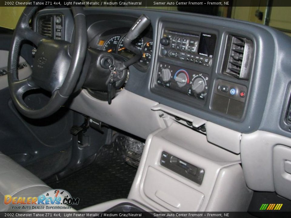 2002 Chevrolet Tahoe Z71 4x4 Light Pewter Metallic / Medium Gray/Neutral Photo #12