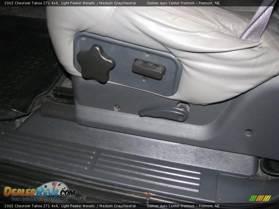 2002 Chevrolet Tahoe Z71 4x4 Light Pewter Metallic / Medium Gray/Neutral Photo #22
