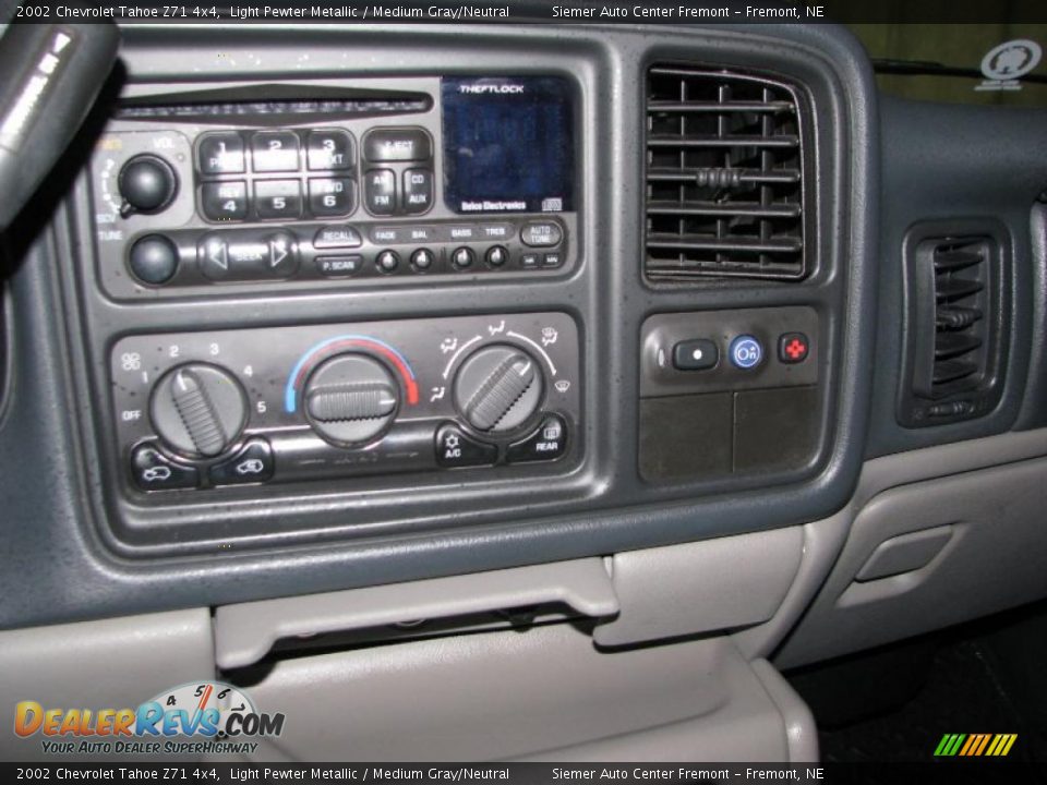 2002 Chevrolet Tahoe Z71 4x4 Light Pewter Metallic / Medium Gray/Neutral Photo #23