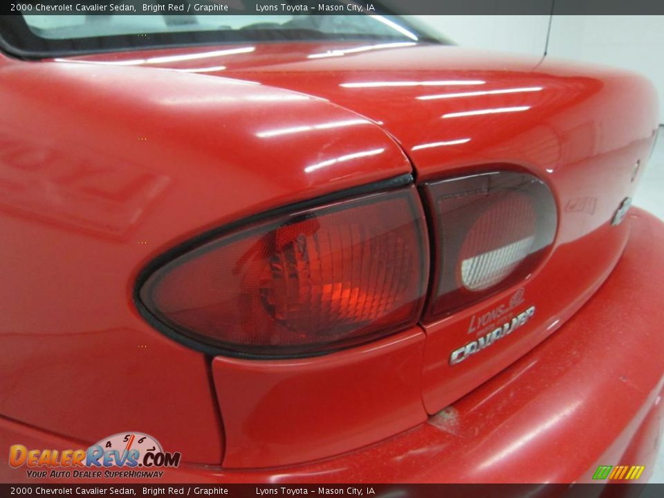2000 Chevrolet Cavalier Sedan Bright Red / Graphite Photo #3