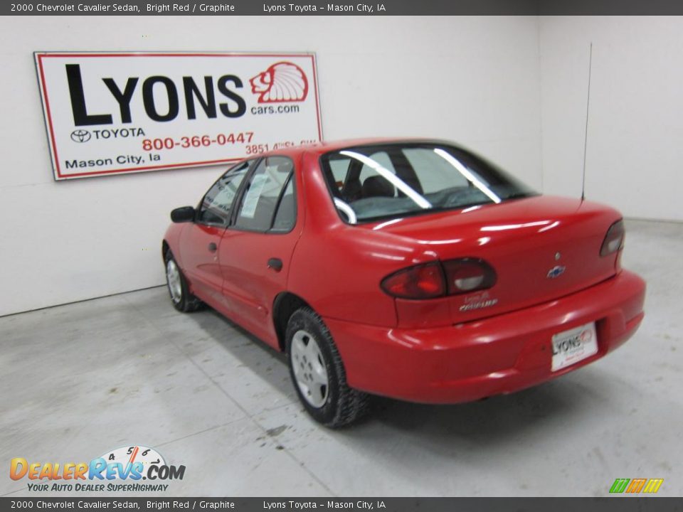 2000 Chevrolet Cavalier Sedan Bright Red / Graphite Photo #11