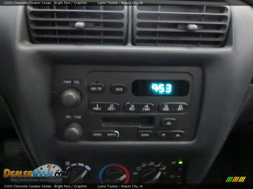 2000 Chevrolet Cavalier Sedan Bright Red / Graphite Photo #12