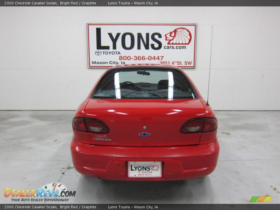 2000 Chevrolet Cavalier Sedan Bright Red / Graphite Photo #13