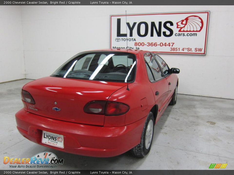 2000 Chevrolet Cavalier Sedan Bright Red / Graphite Photo #14