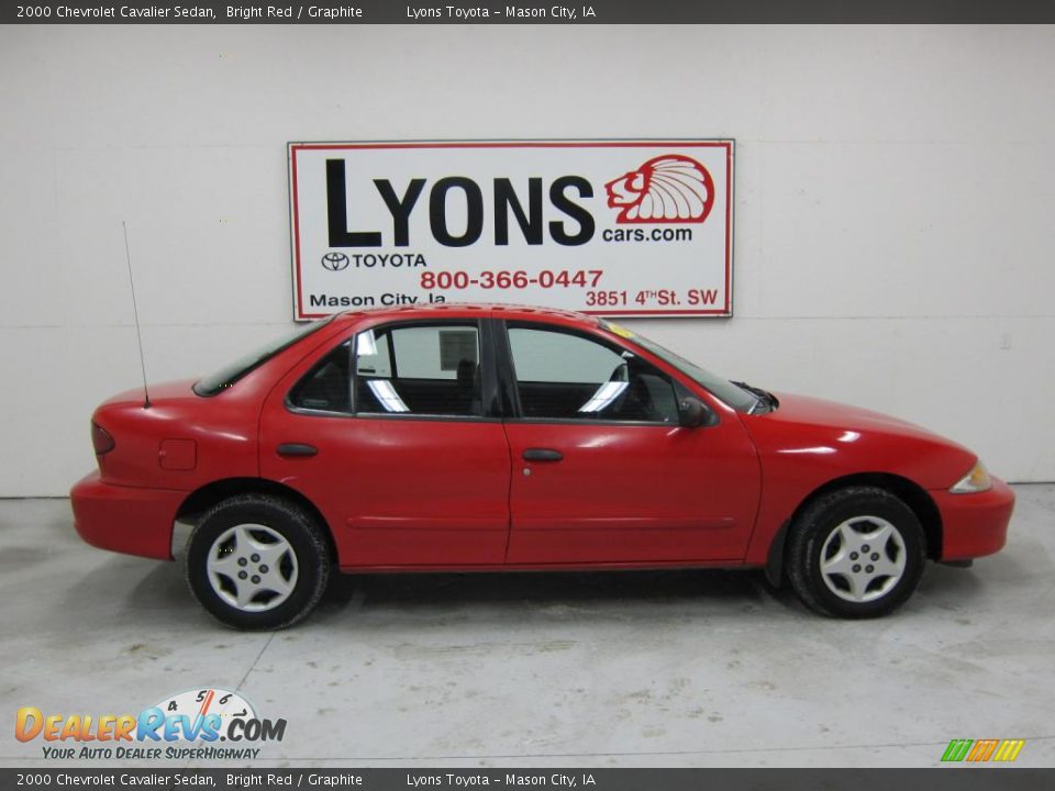 2000 Chevrolet Cavalier Sedan Bright Red / Graphite Photo #16