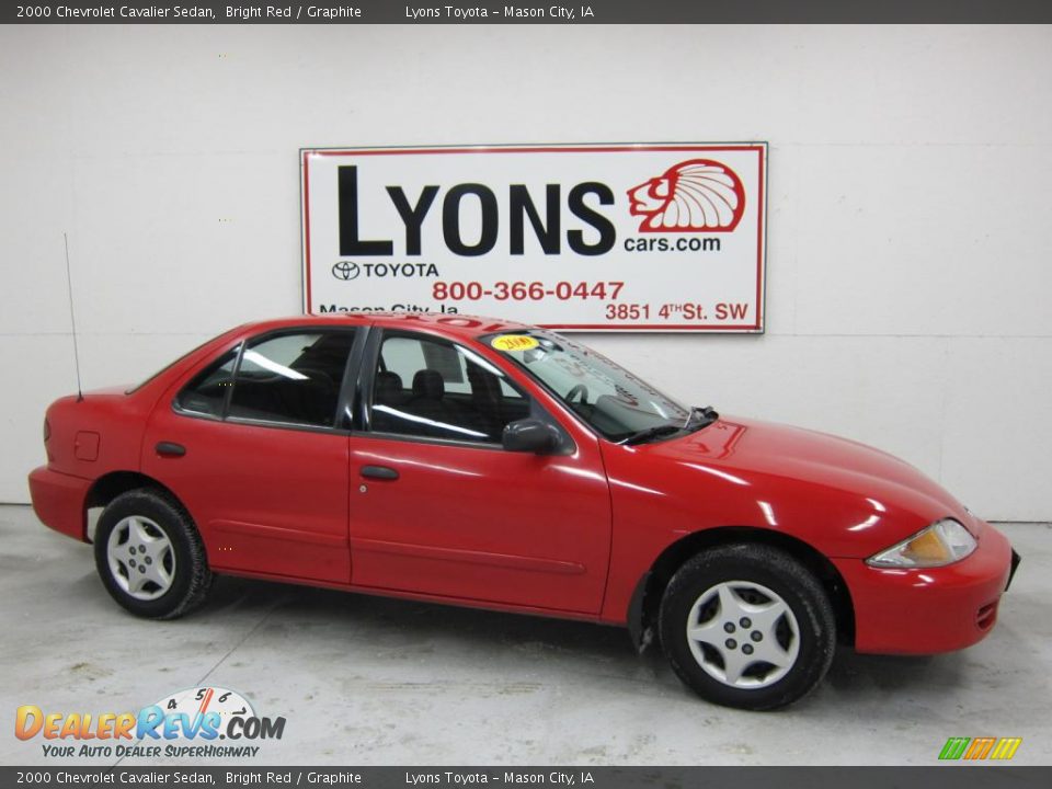 2000 Chevrolet Cavalier Sedan Bright Red / Graphite Photo #20