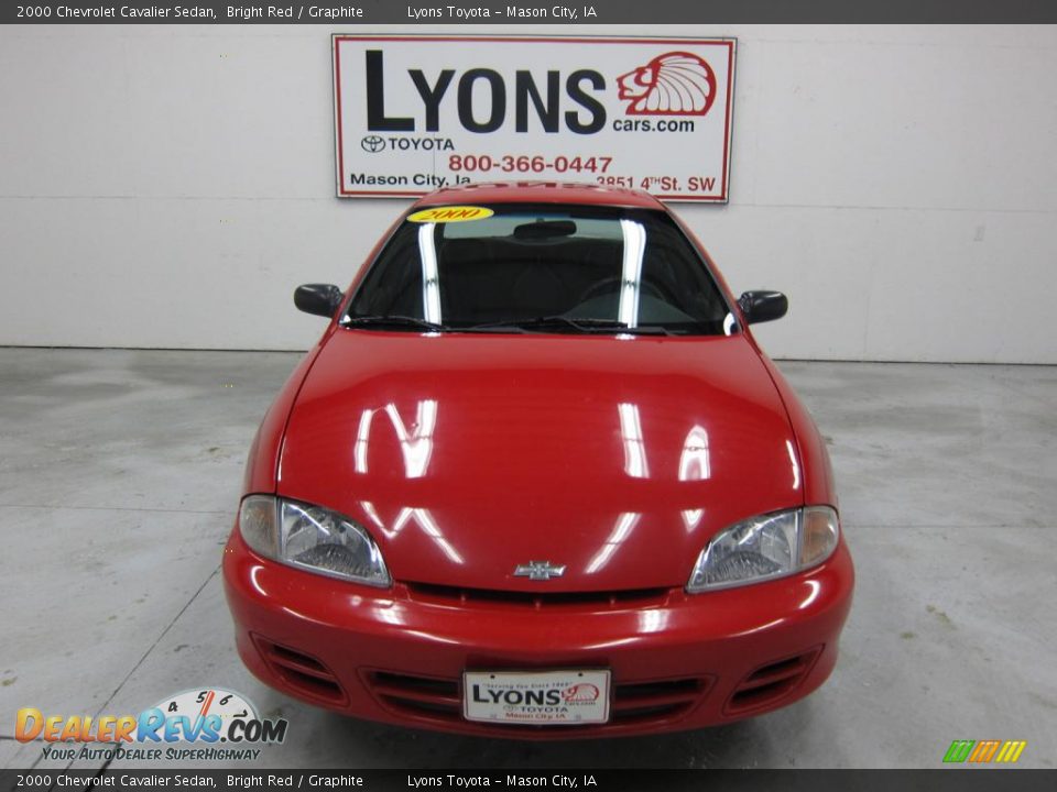 2000 Chevrolet Cavalier Sedan Bright Red / Graphite Photo #22