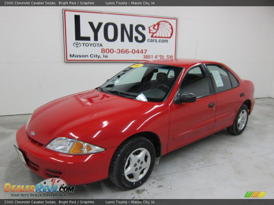 2000 Chevrolet Cavalier Sedan Bright Red / Graphite Photo #25