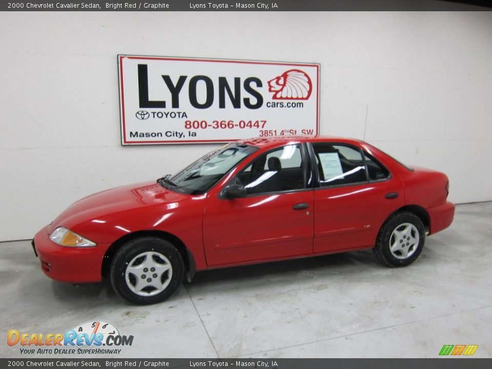 2000 Chevrolet Cavalier Sedan Bright Red / Graphite Photo #29