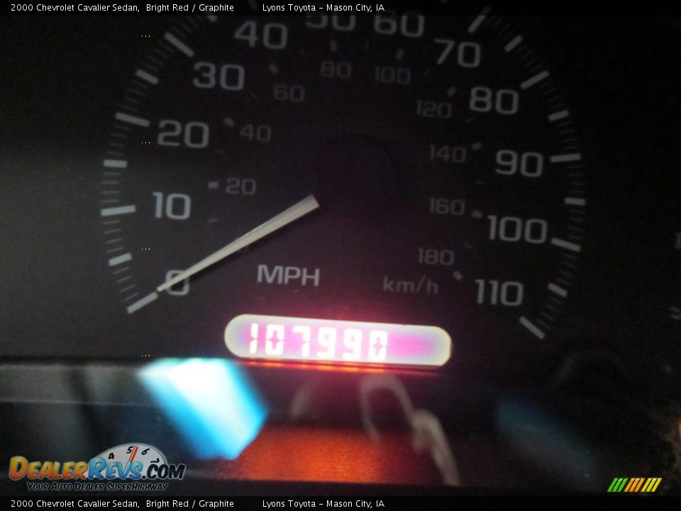 2000 Chevrolet Cavalier Sedan Bright Red / Graphite Photo #32