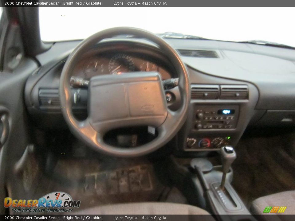 2000 Chevrolet Cavalier Sedan Bright Red / Graphite Photo #35