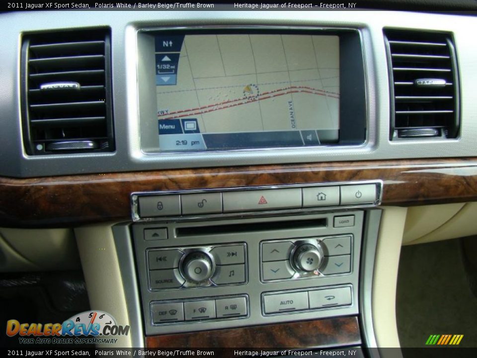 Navigation of 2011 Jaguar XF Sport Sedan Photo #14