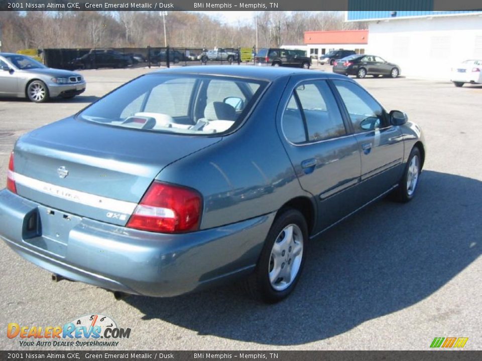 2001 Nissan Altima GXE Green Emerald Metallic / Dusk Photo #5
