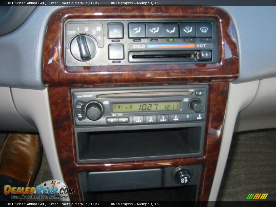 2001 Nissan Altima GXE Green Emerald Metallic / Dusk Photo #13