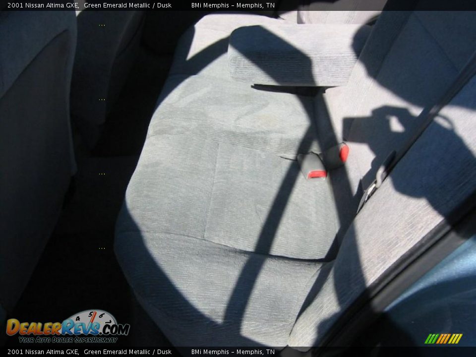 2001 Nissan Altima GXE Green Emerald Metallic / Dusk Photo #17