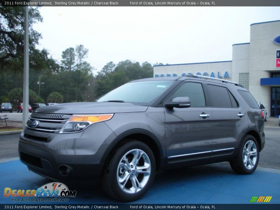 Front 3/4 View of 2011 Ford Explorer Limited Photo #1