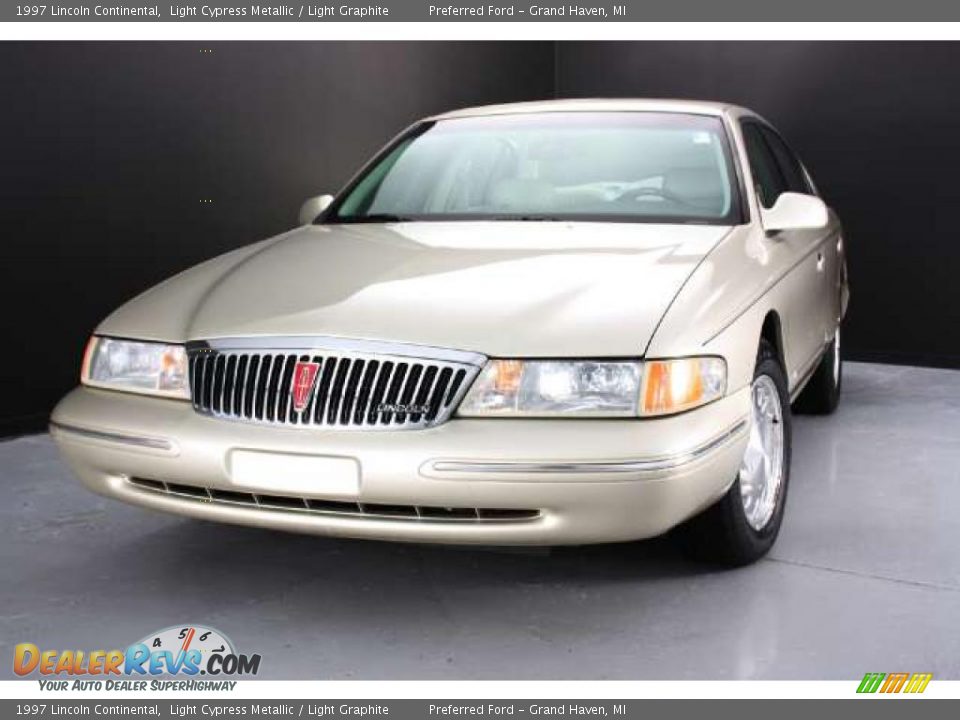1997 Lincoln Continental Light Cypress Metallic / Light Graphite Photo #1