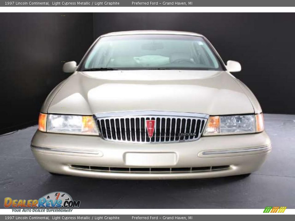 1997 Lincoln Continental Light Cypress Metallic / Light Graphite Photo #3