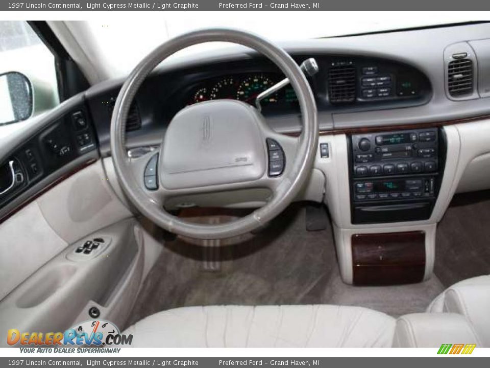 Light Graphite Interior - 1997 Lincoln Continental  Photo #7