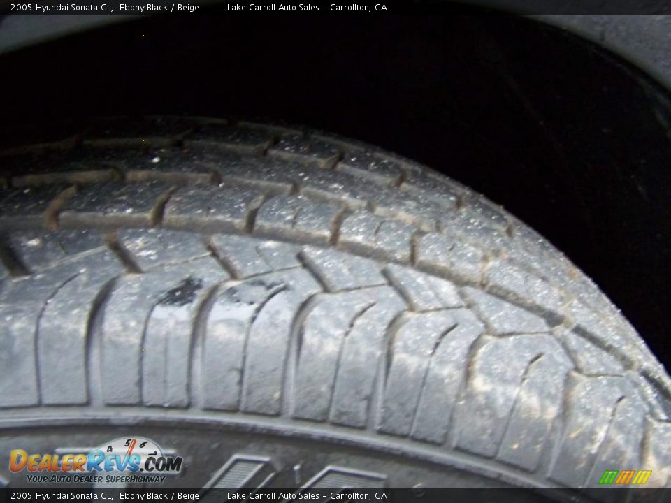 2005 Hyundai Sonata GL Ebony Black / Beige Photo #32