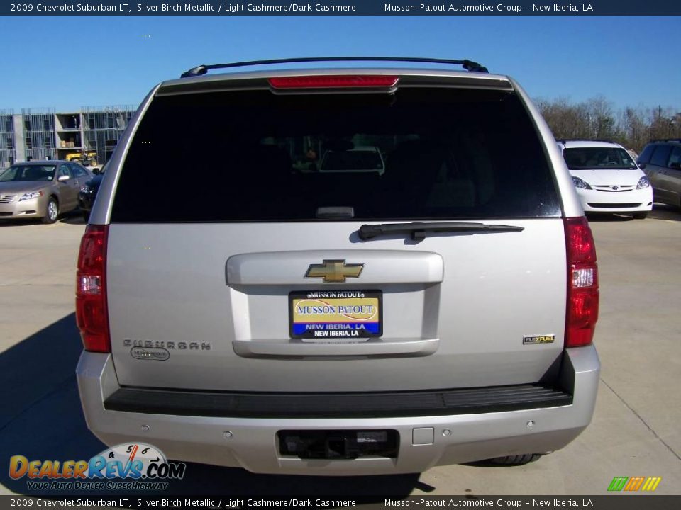 2009 Chevrolet Suburban LT Silver Birch Metallic / Light Cashmere/Dark Cashmere Photo #4