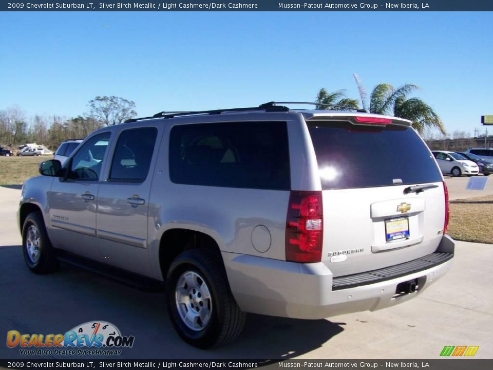 2009 Chevrolet Suburban LT Silver Birch Metallic / Light Cashmere/Dark Cashmere Photo #5