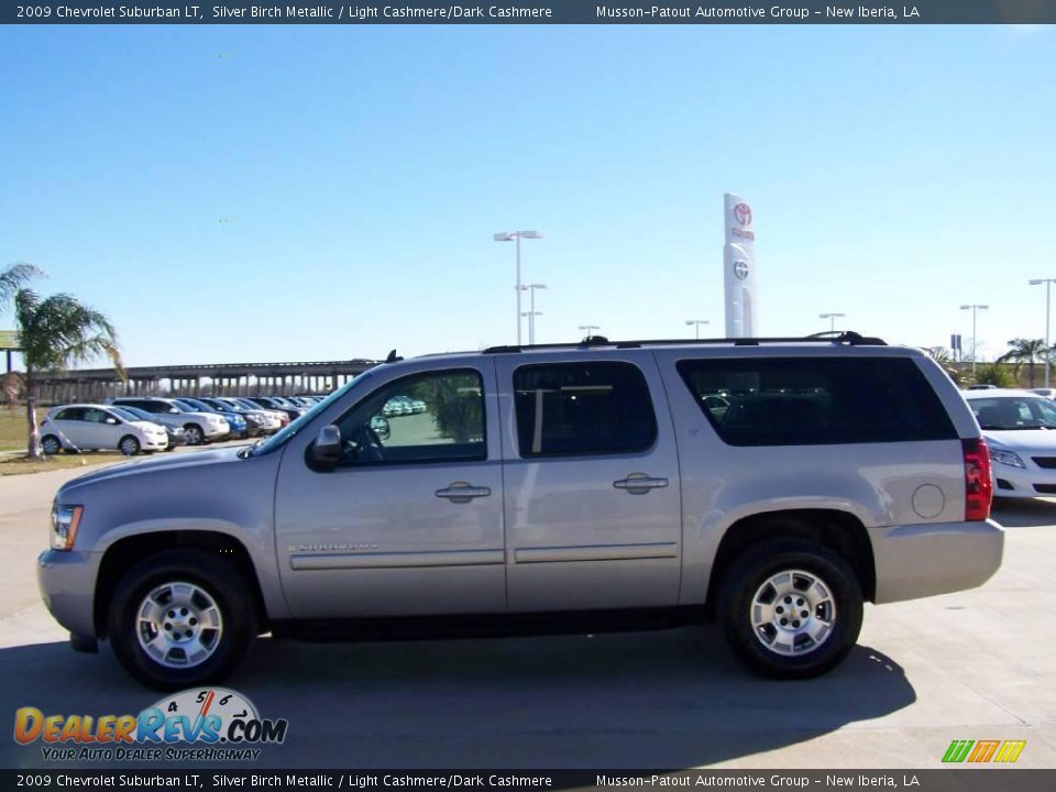 2009 Chevrolet Suburban LT Silver Birch Metallic / Light Cashmere/Dark Cashmere Photo #6