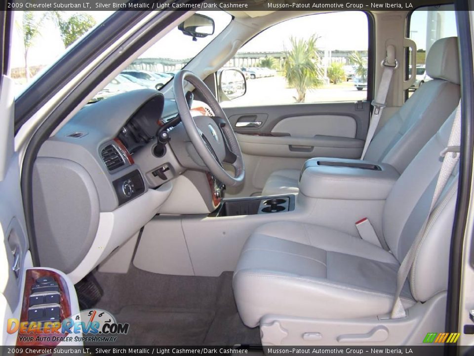 2009 Chevrolet Suburban LT Silver Birch Metallic / Light Cashmere/Dark Cashmere Photo #9