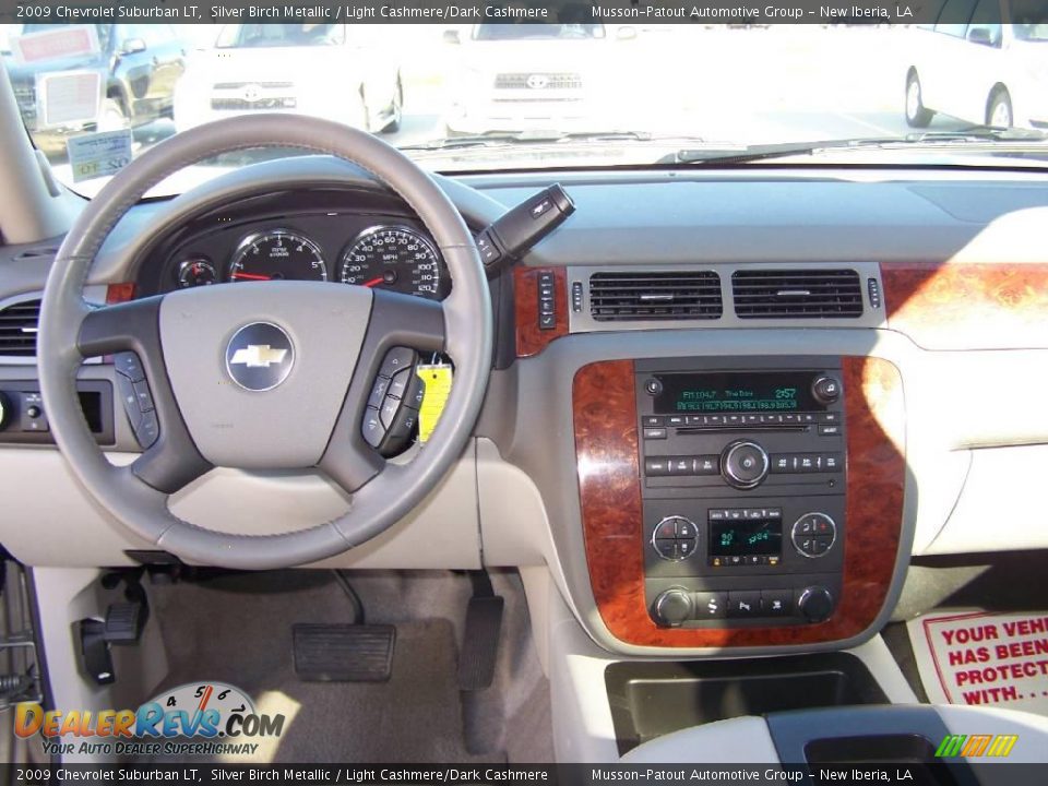 2009 Chevrolet Suburban LT Silver Birch Metallic / Light Cashmere/Dark Cashmere Photo #11
