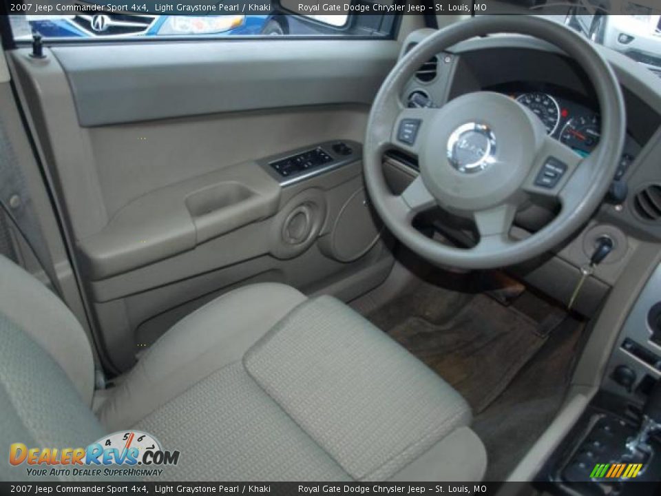 2007 Jeep Commander Sport 4x4 Light Graystone Pearl / Khaki Photo #11
