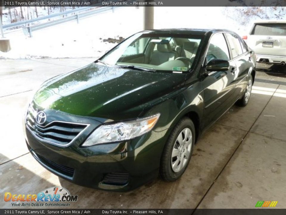 photo of green toyota camry #7