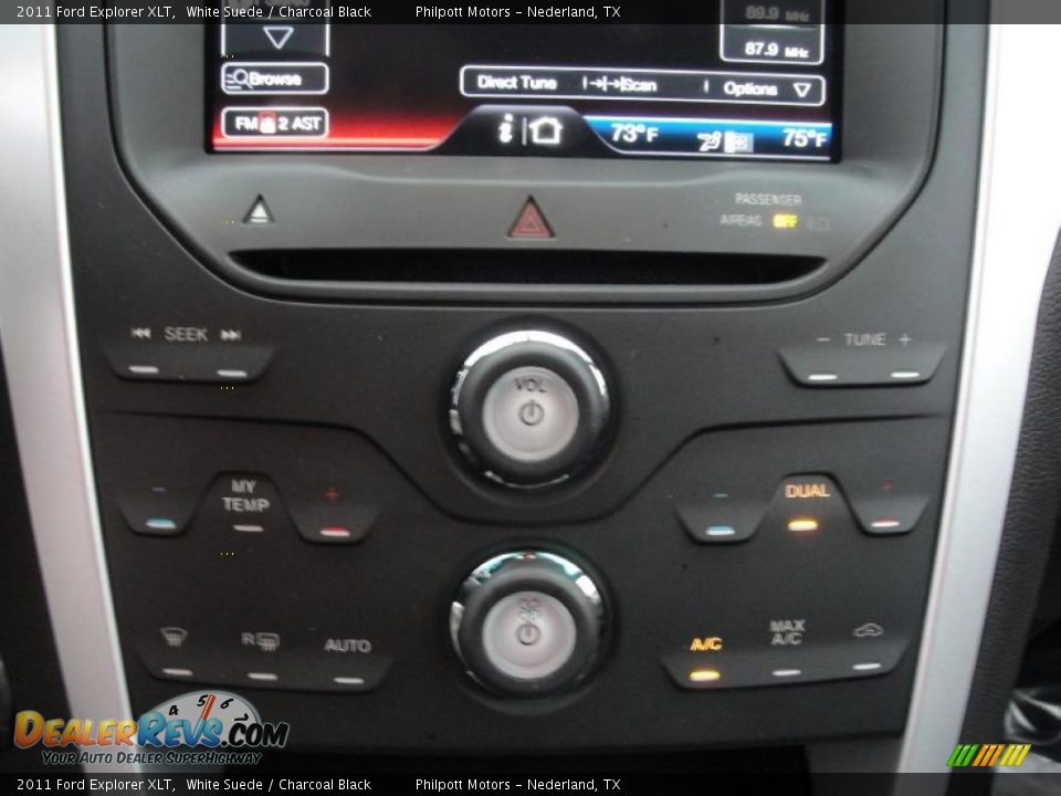 Controls of 2011 Ford Explorer XLT Photo #32