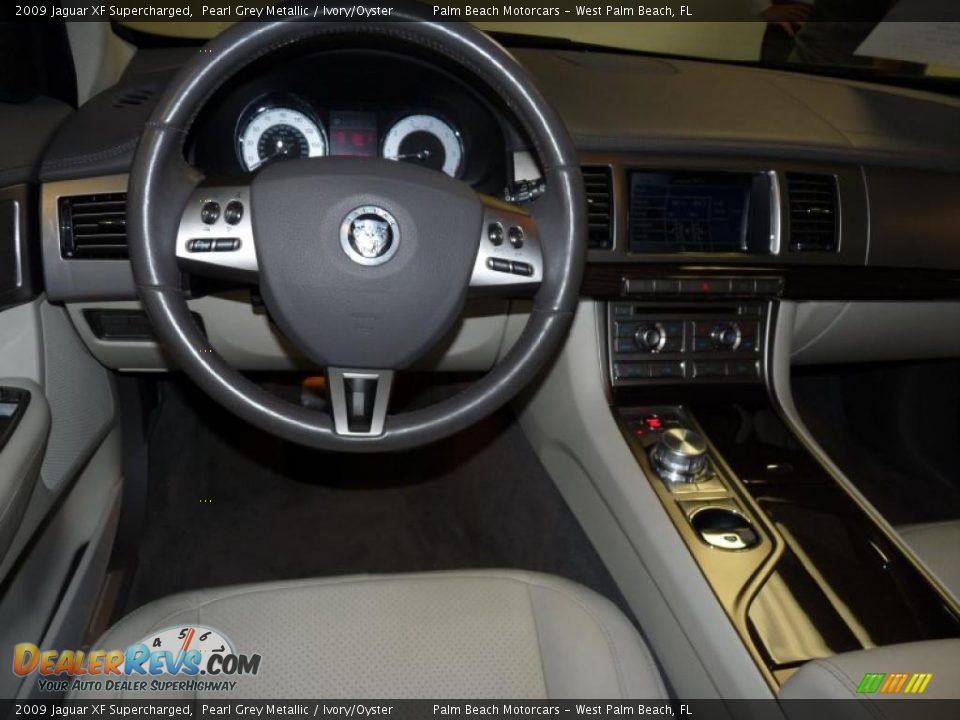 2009 Jaguar XF Supercharged Pearl Grey Metallic / Ivory/Oyster Photo #26