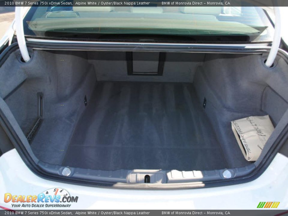 2010 BMW 7 Series 750i xDrive Sedan Trunk Photo #9