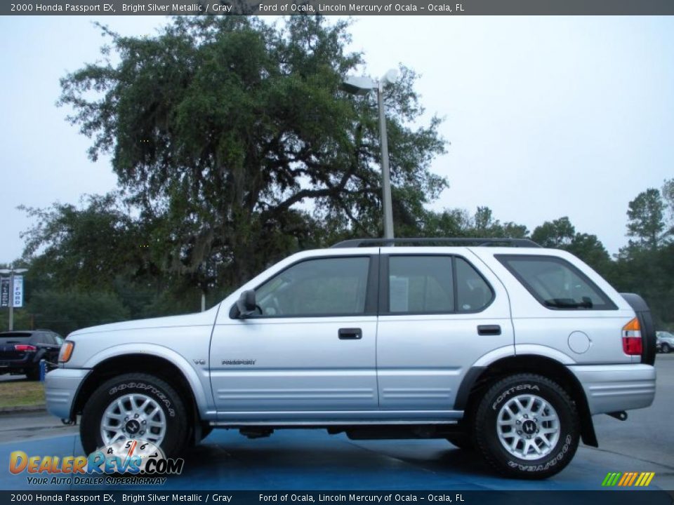 2000 Silver honda passport #2