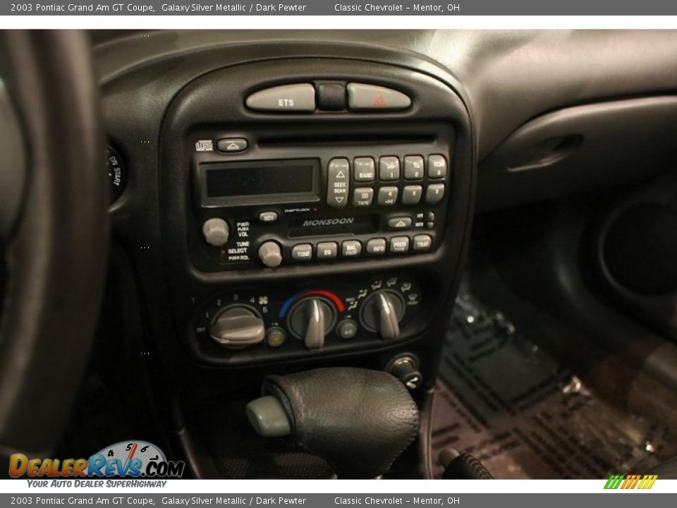 Controls of 2003 Pontiac Grand Am GT Coupe Photo #9