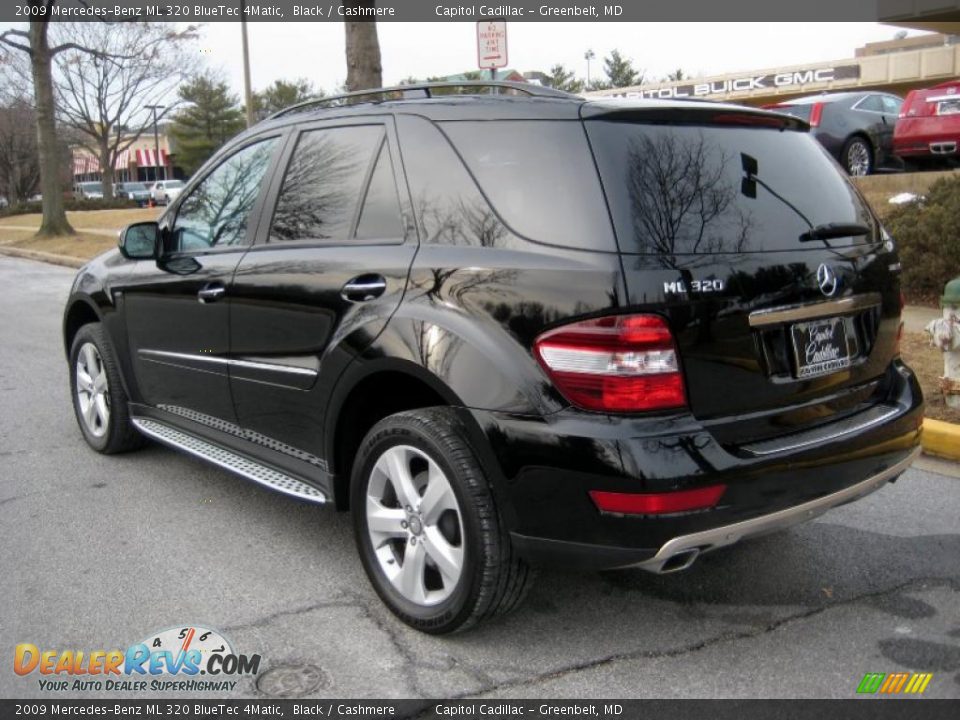 2009 MercedesBenz ML 320 BlueTec 4Matic Black / Cashmere Photo 2