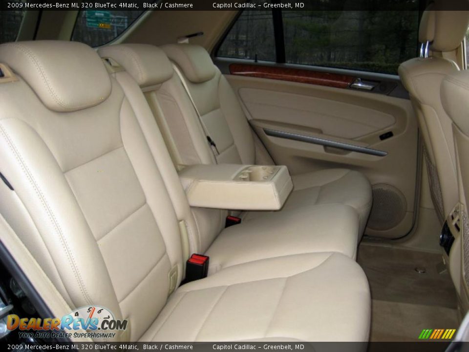 Cashmere Interior - 2009 Mercedes-Benz ML 320 BlueTec 4Matic Photo #13