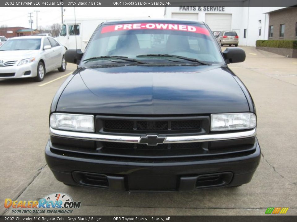 2002 Chevrolet S10 Regular Cab Onyx Black / Beige Photo #2