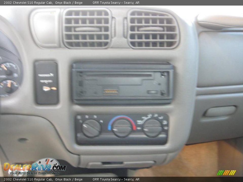 2002 Chevrolet S10 Regular Cab Onyx Black / Beige Photo #10