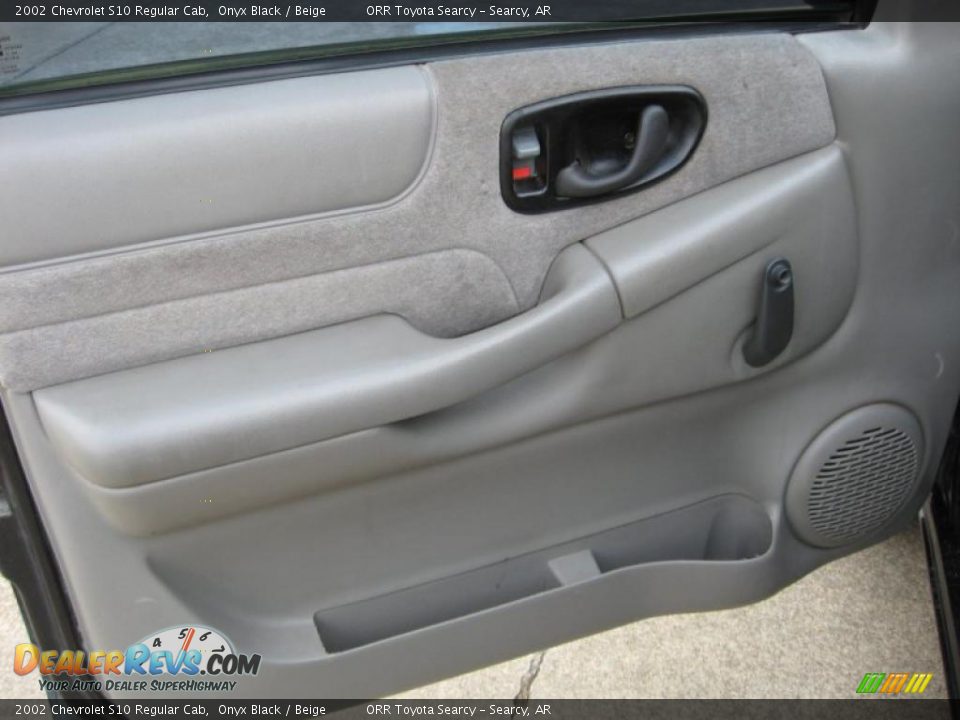 2002 Chevrolet S10 Regular Cab Onyx Black / Beige Photo #12